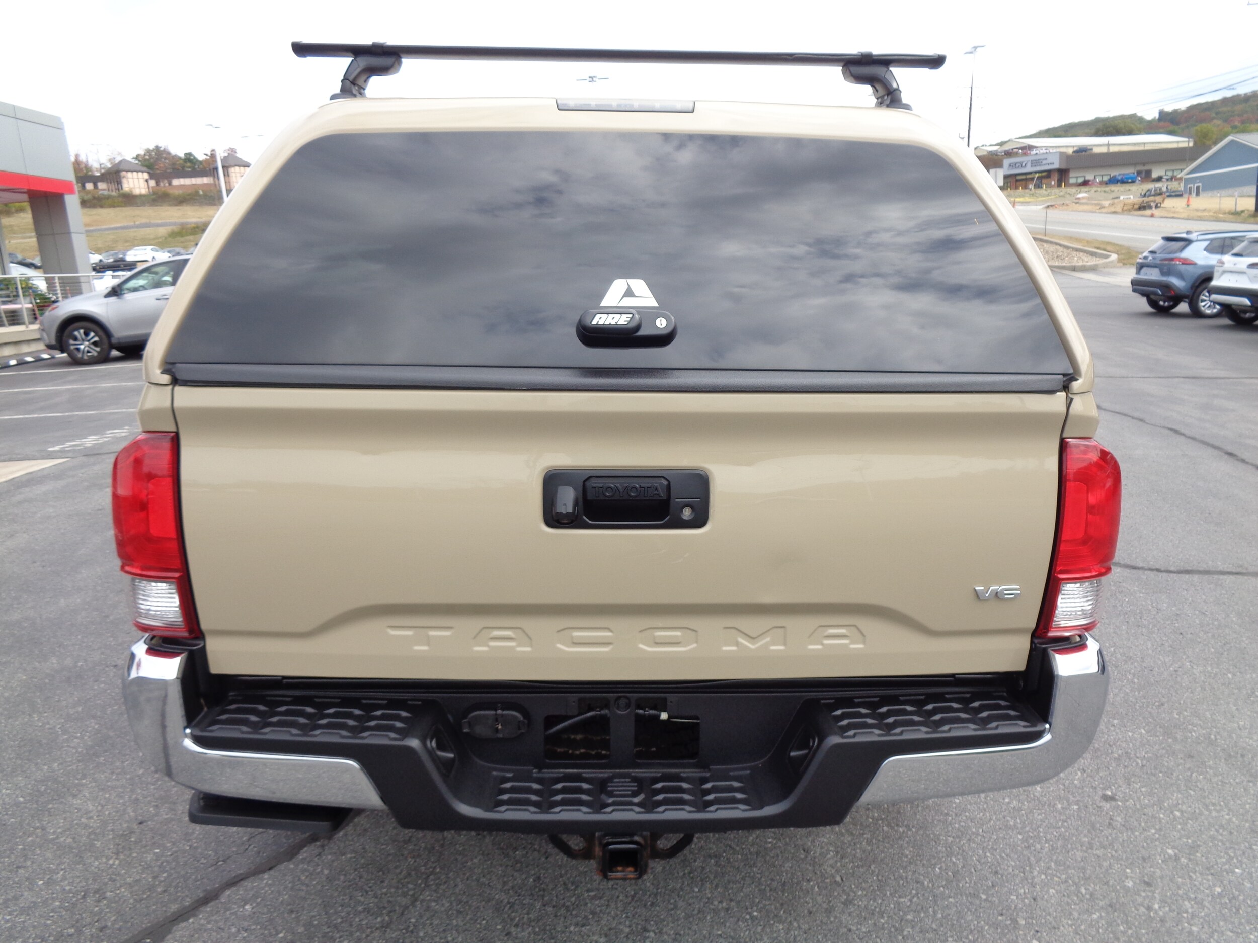 2017 Toyota Tacoma TRD Off-Road 4x4 Long Bed photo 4