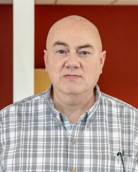 Staff member Dave Martell from ID_2ef6bd6cd3a7