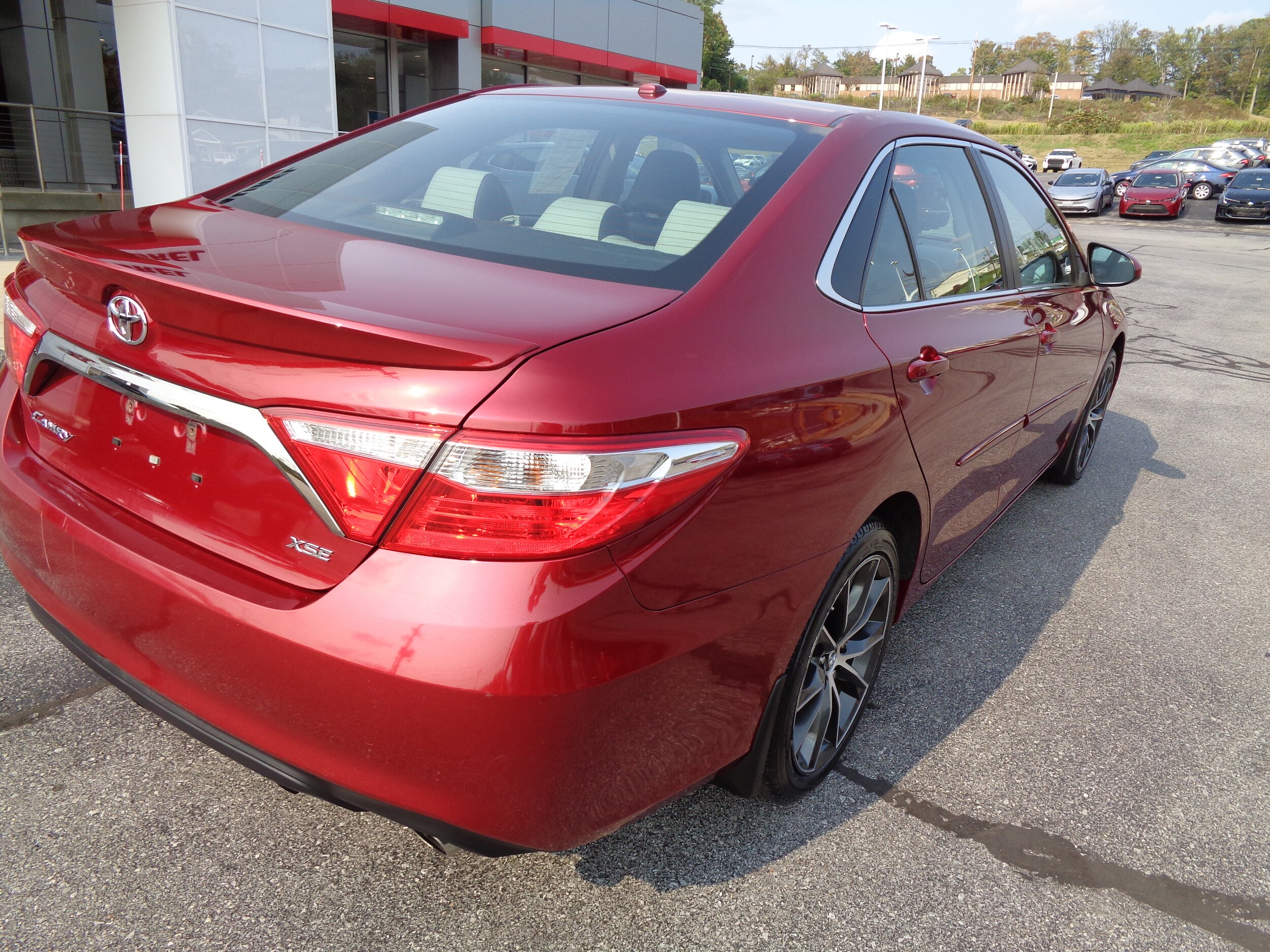 2015 Toyota Camry XSE photo 3