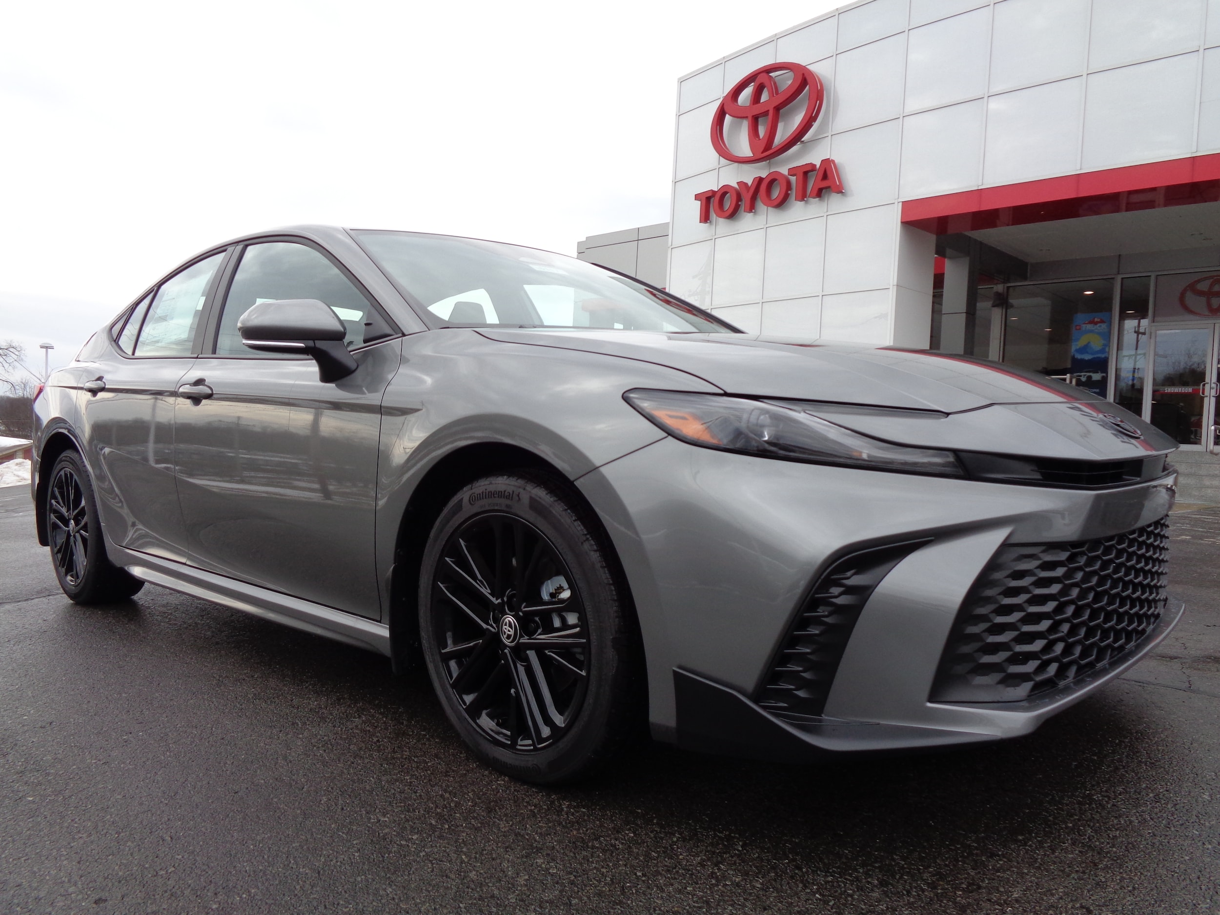 2026 Toyota Camry SE's photo