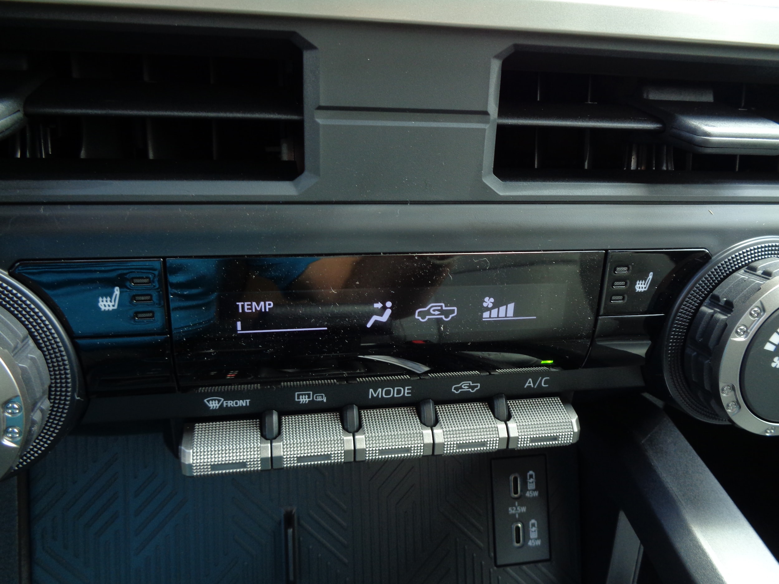 2025 Toyota Tacoma SR5 - Photo 26