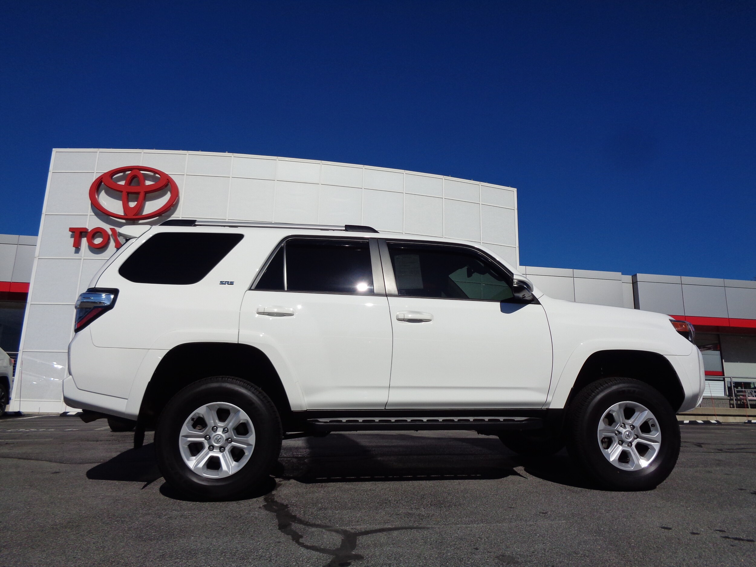 2024 Toyota 4Runner SR5 Premium photo 2