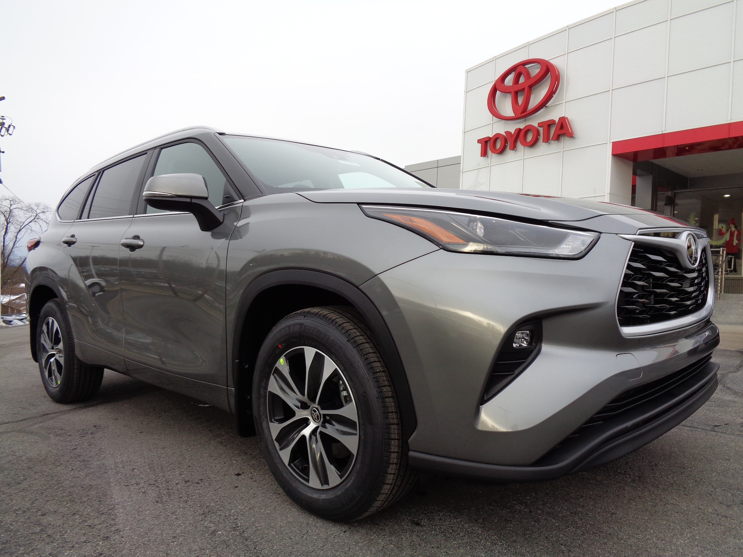 2026 Toyota Highlander XLE's photo