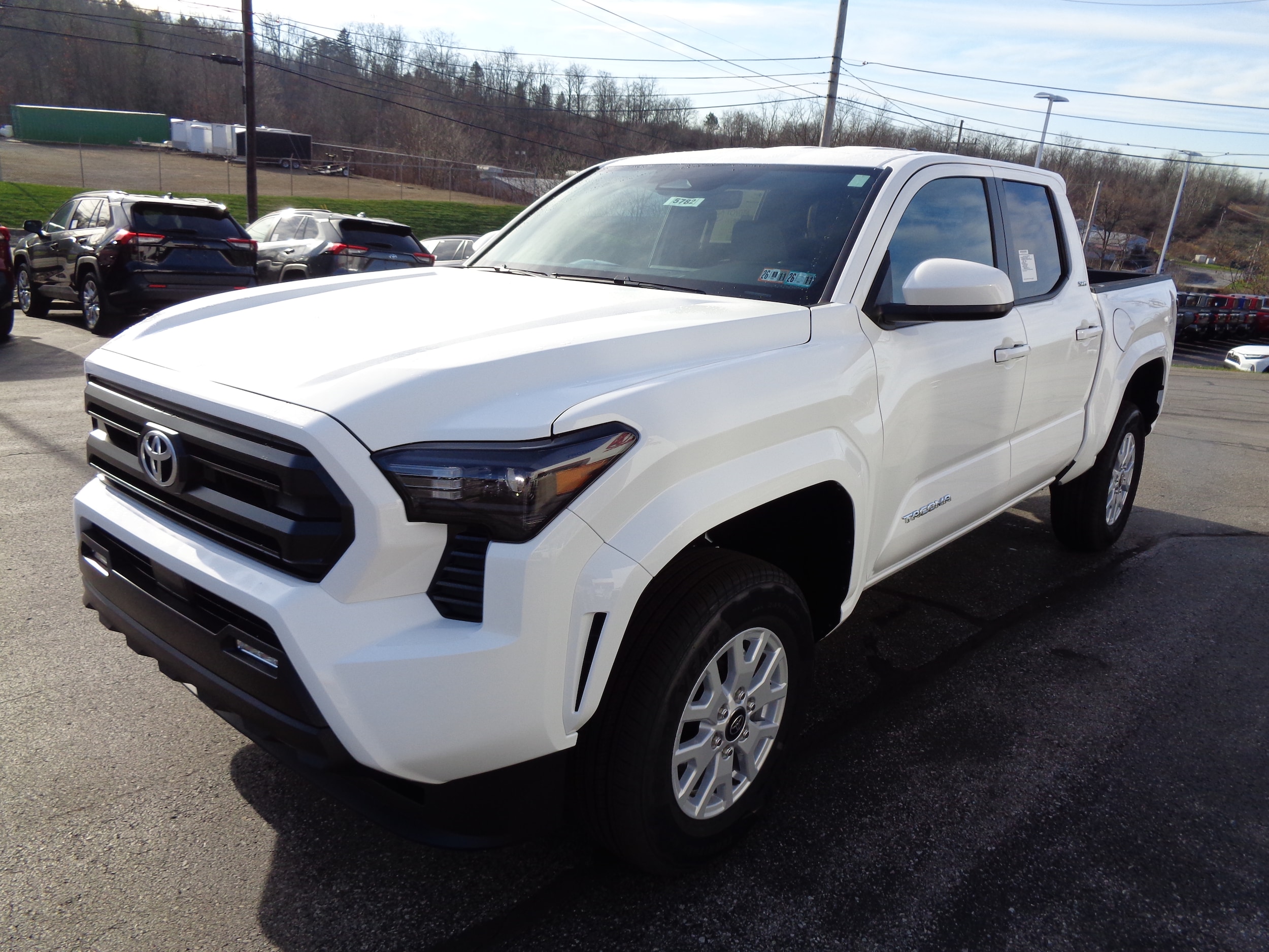 2025 Toyota Tacoma SR5 - Photo 7