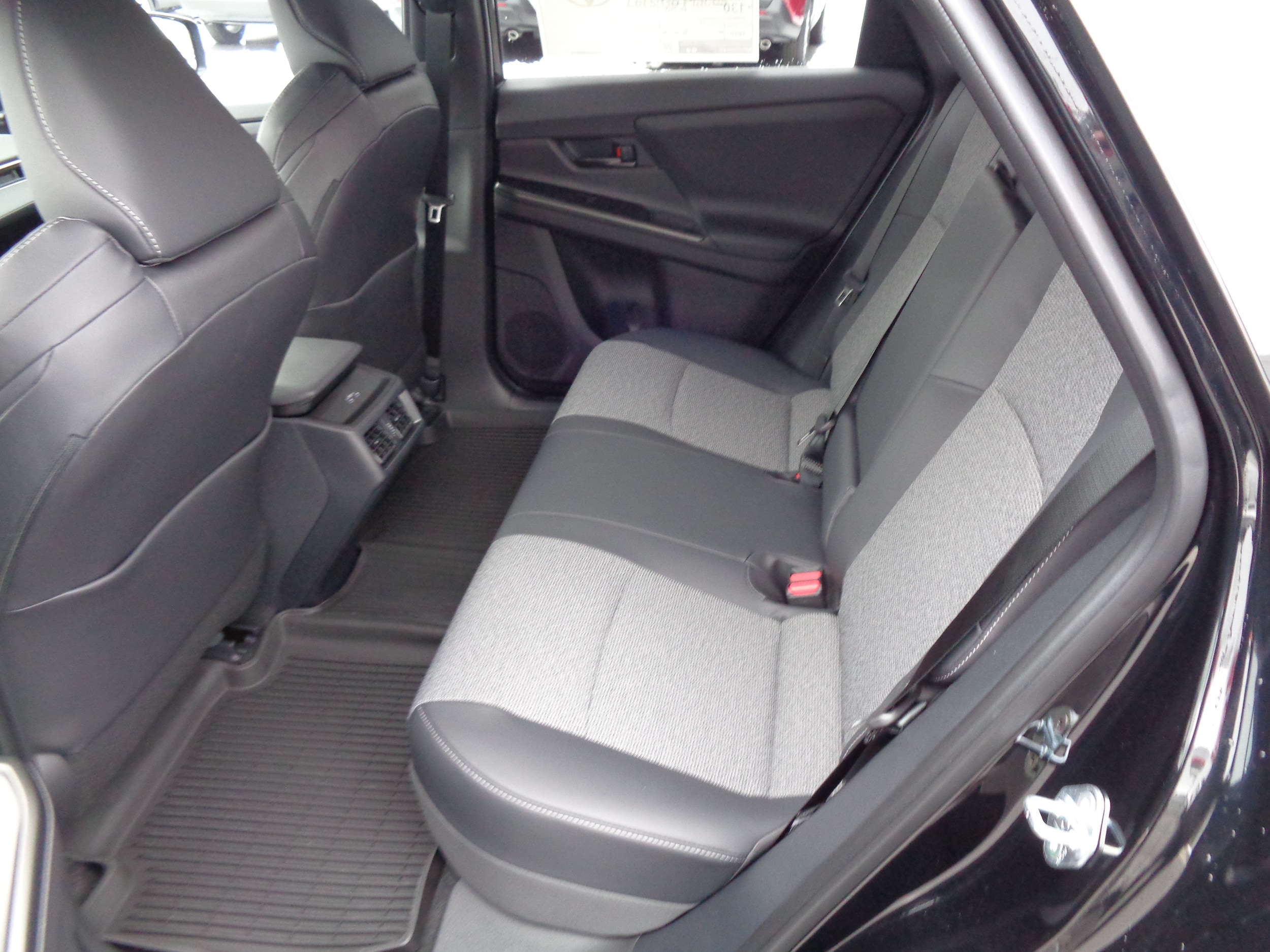 2026 Toyota bZ XLE - Photo 13