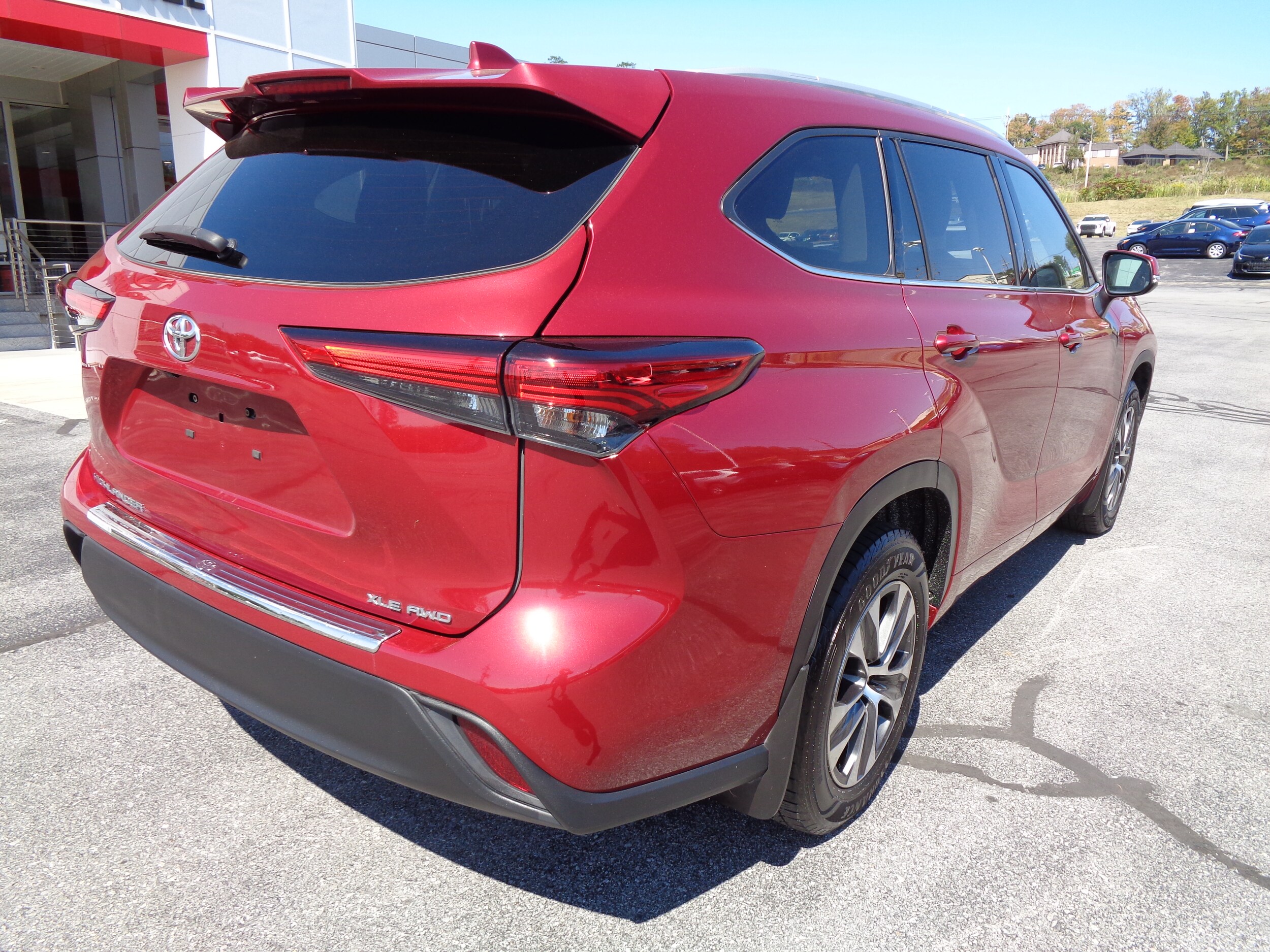 2022 Toyota Highlander XLE photo 3