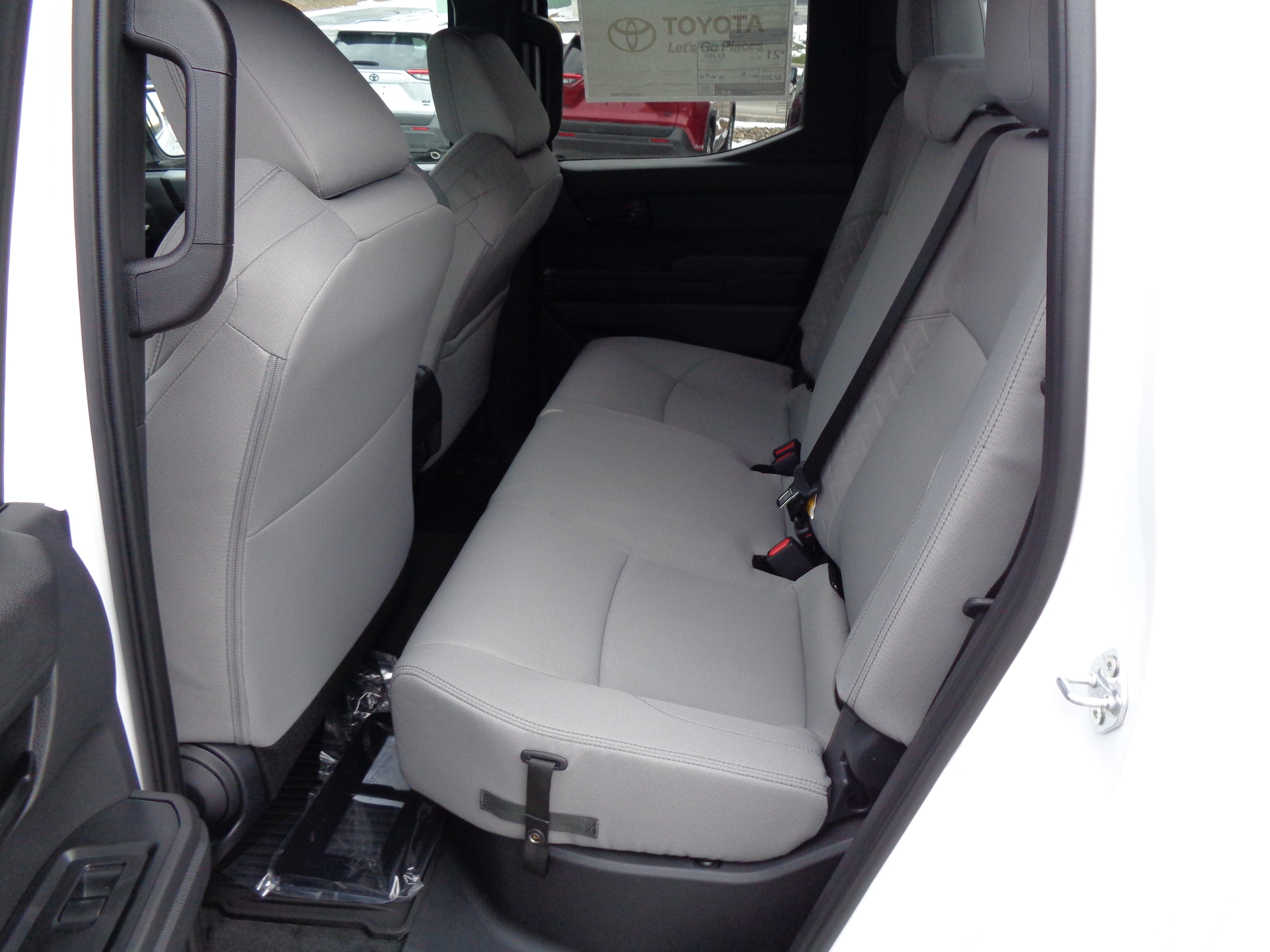 2026 Toyota Tacoma SR5 - Photo 11