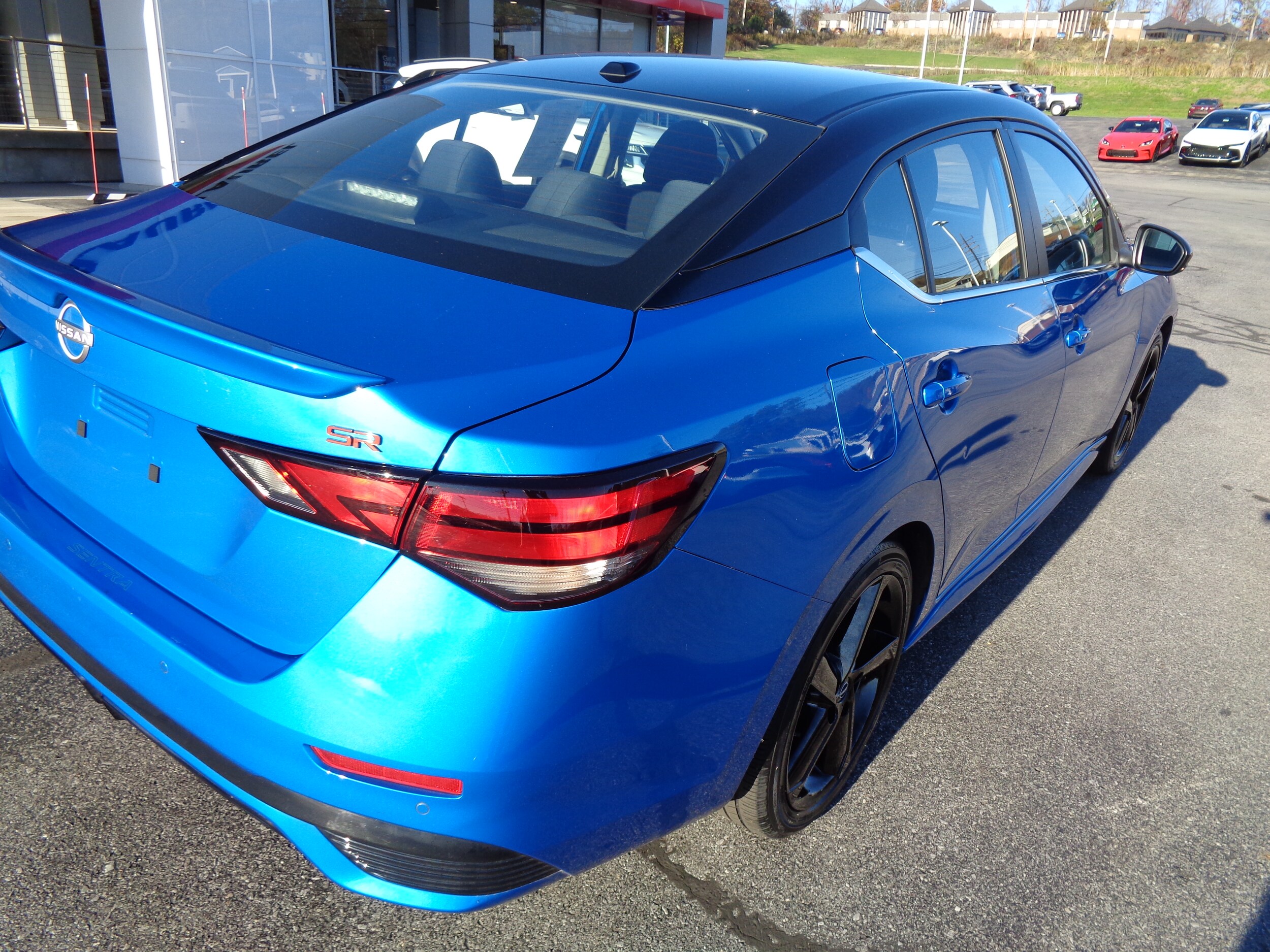 2024 Nissan Sentra SR photo 3