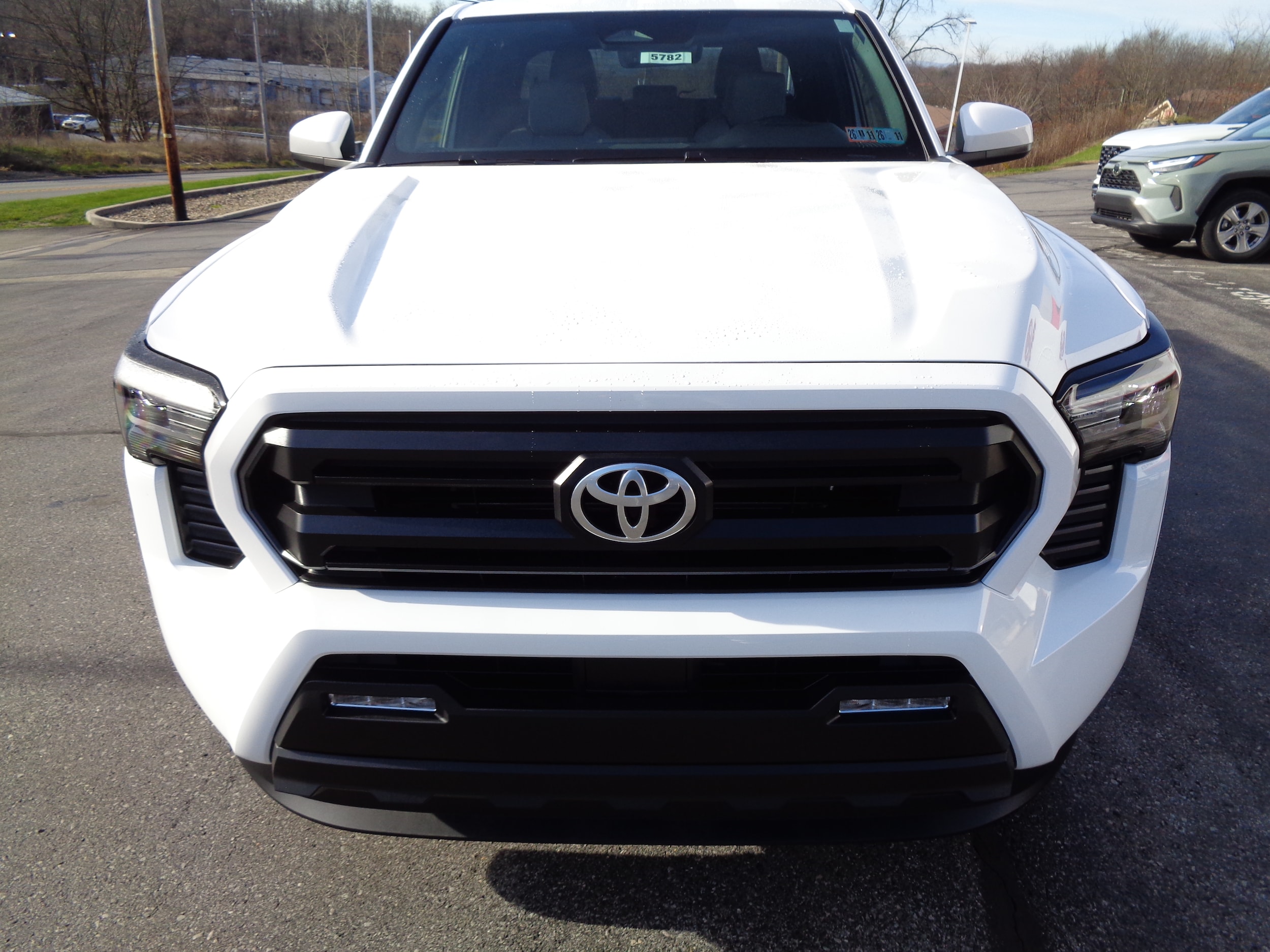 2025 Toyota Tacoma SR5 - Photo 8