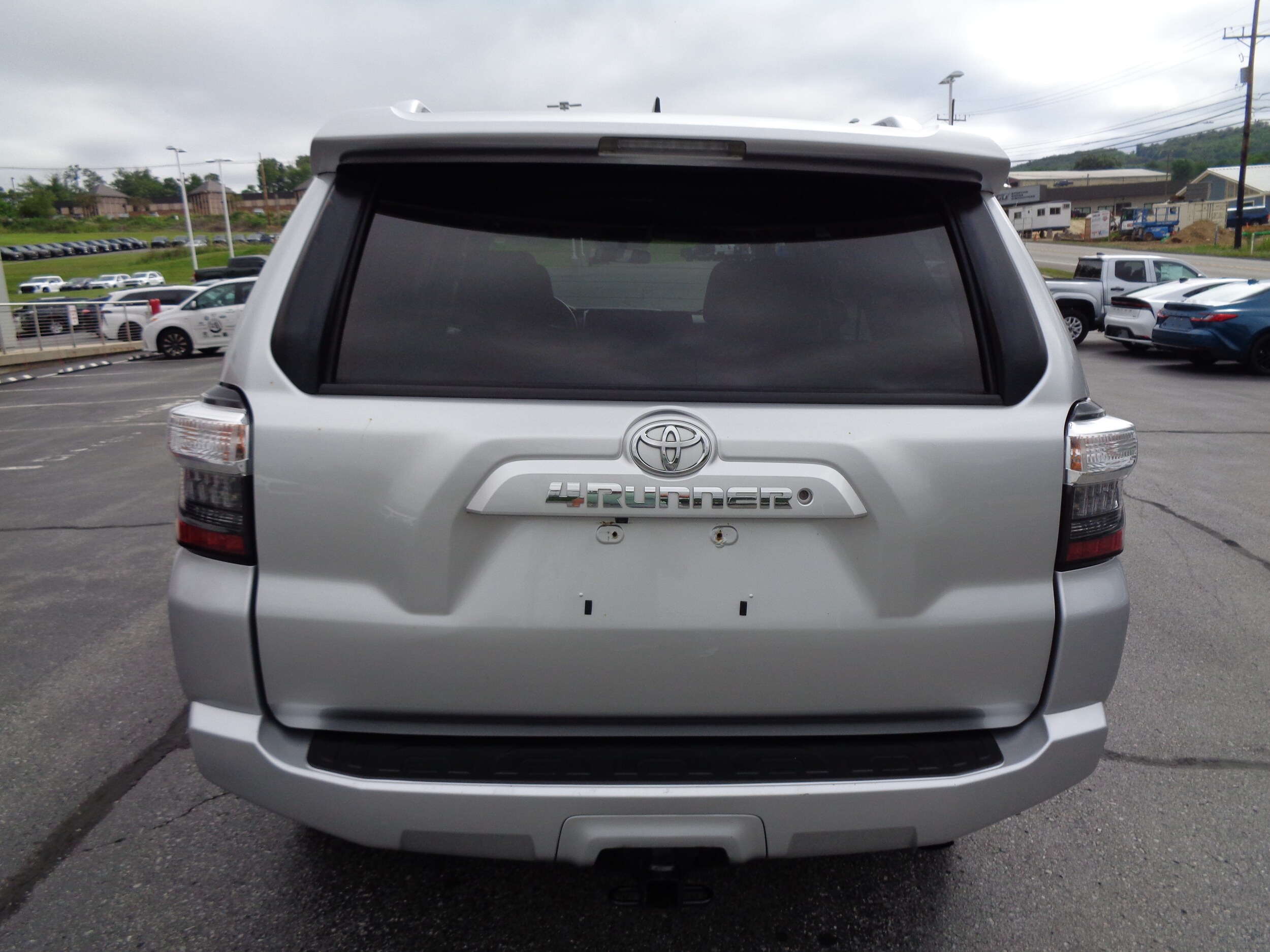 2016 Toyota 4Runner SR5 V6 photo 4