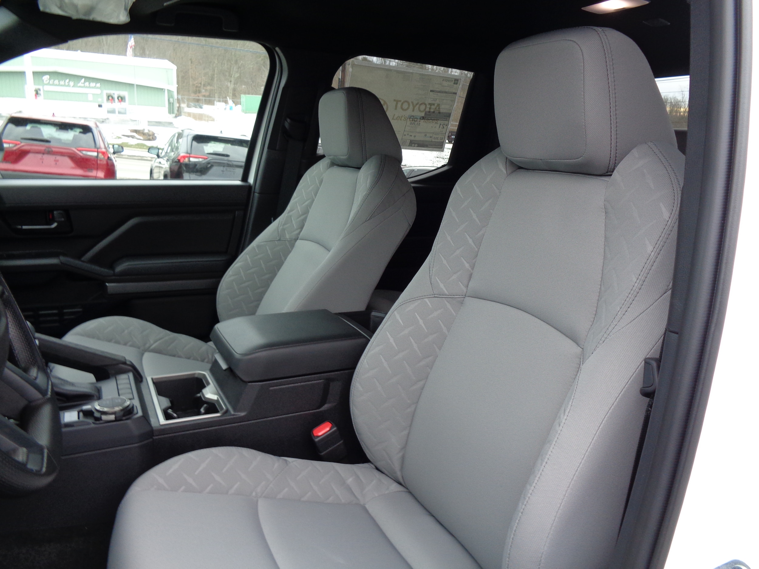 2026 Toyota Tacoma SR5 - Photo 10