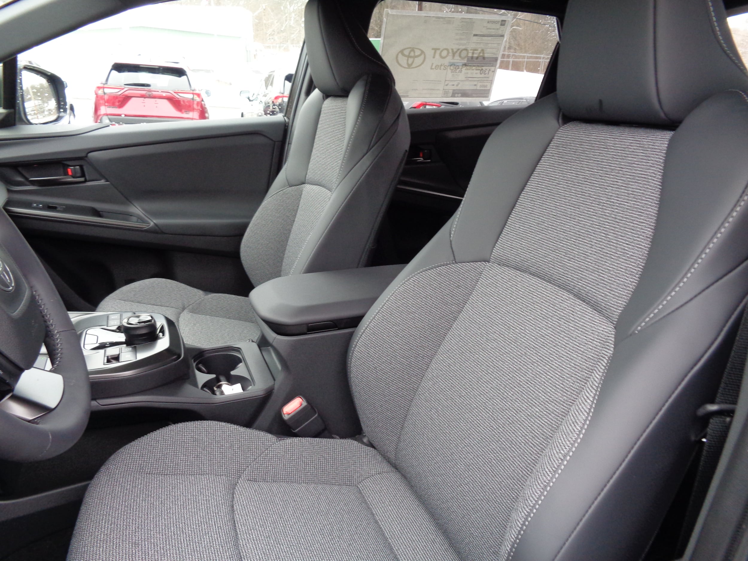 2026 Toyota bZ XLE - Photo 12