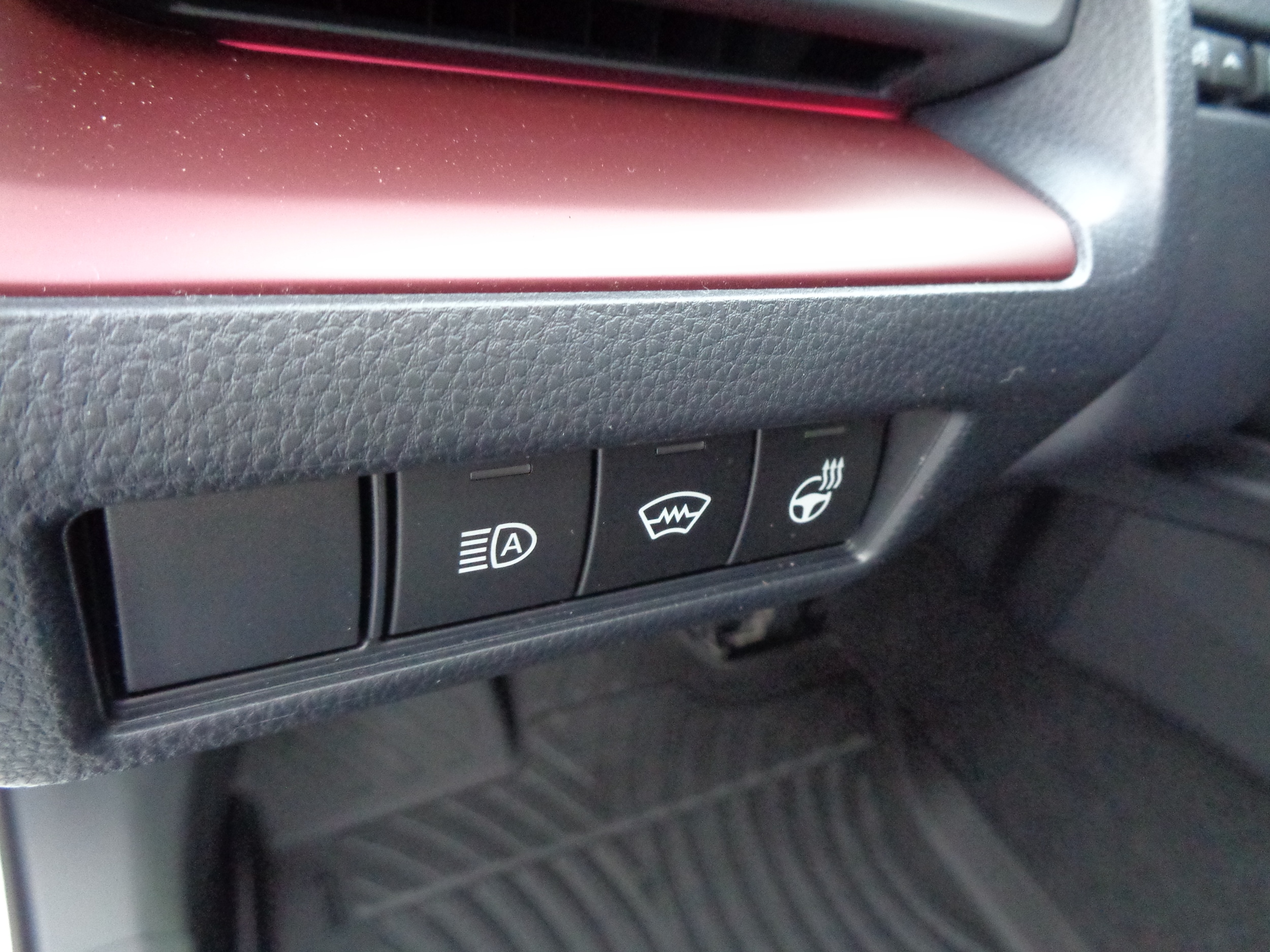 2026 Toyota Prius Plug-in Hybrid XSE - Photo 14