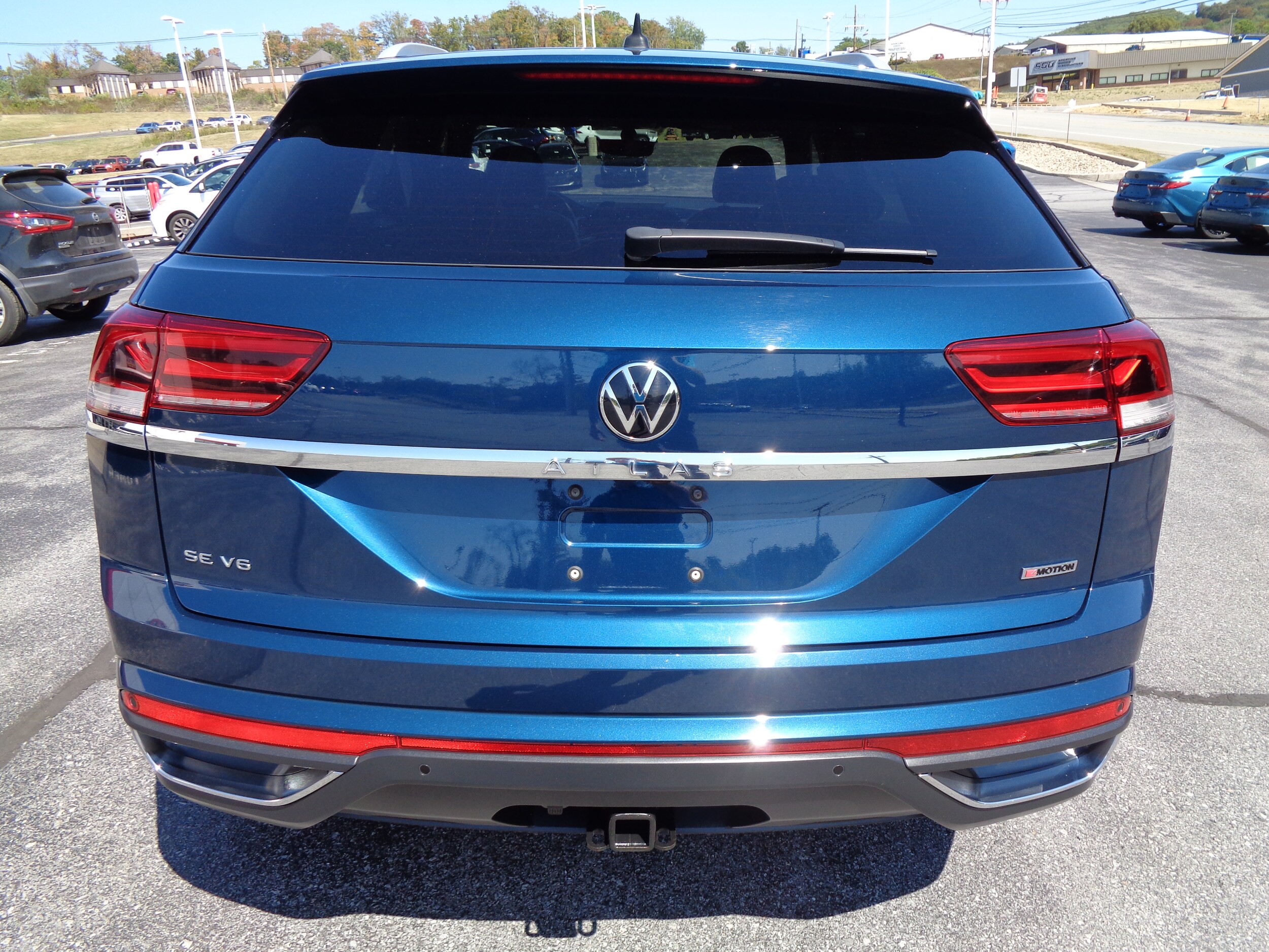 2021 Volkswagen Atlas Cross Sport V6 SE Technology photo 3