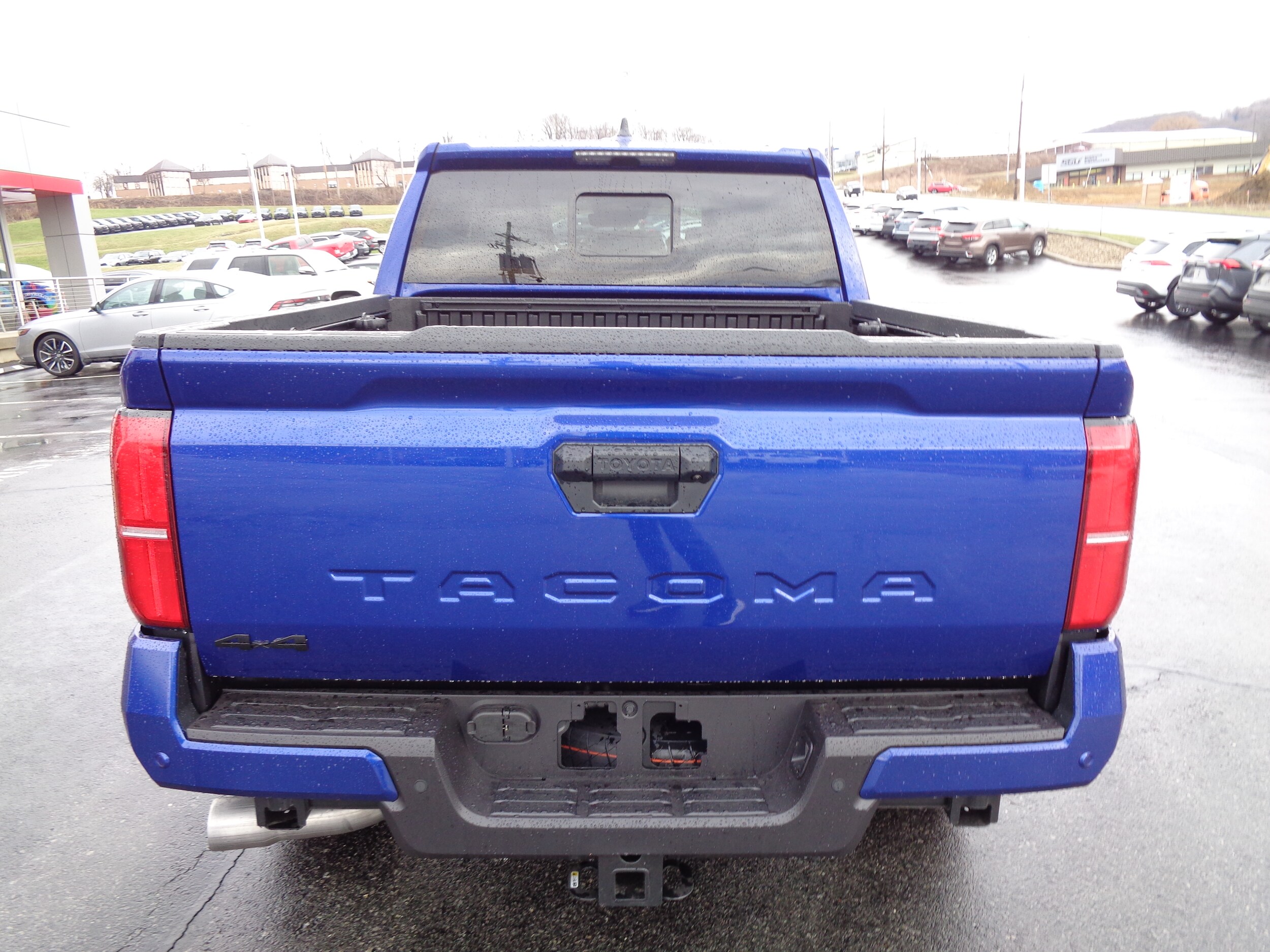 2025 Toyota Tacoma TRD Off-Road photo 4