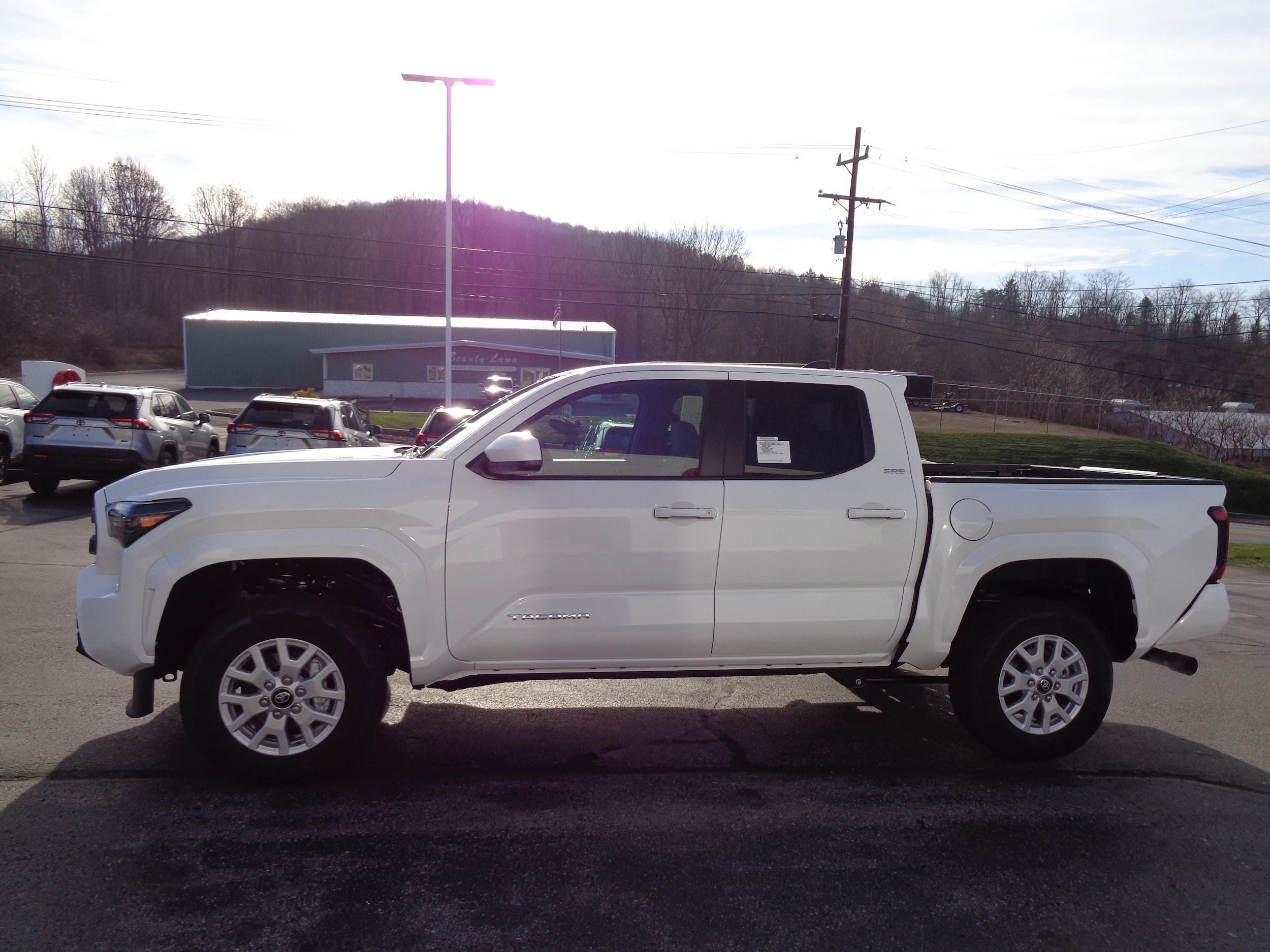 2025 Toyota Tacoma SR5 - Photo 6