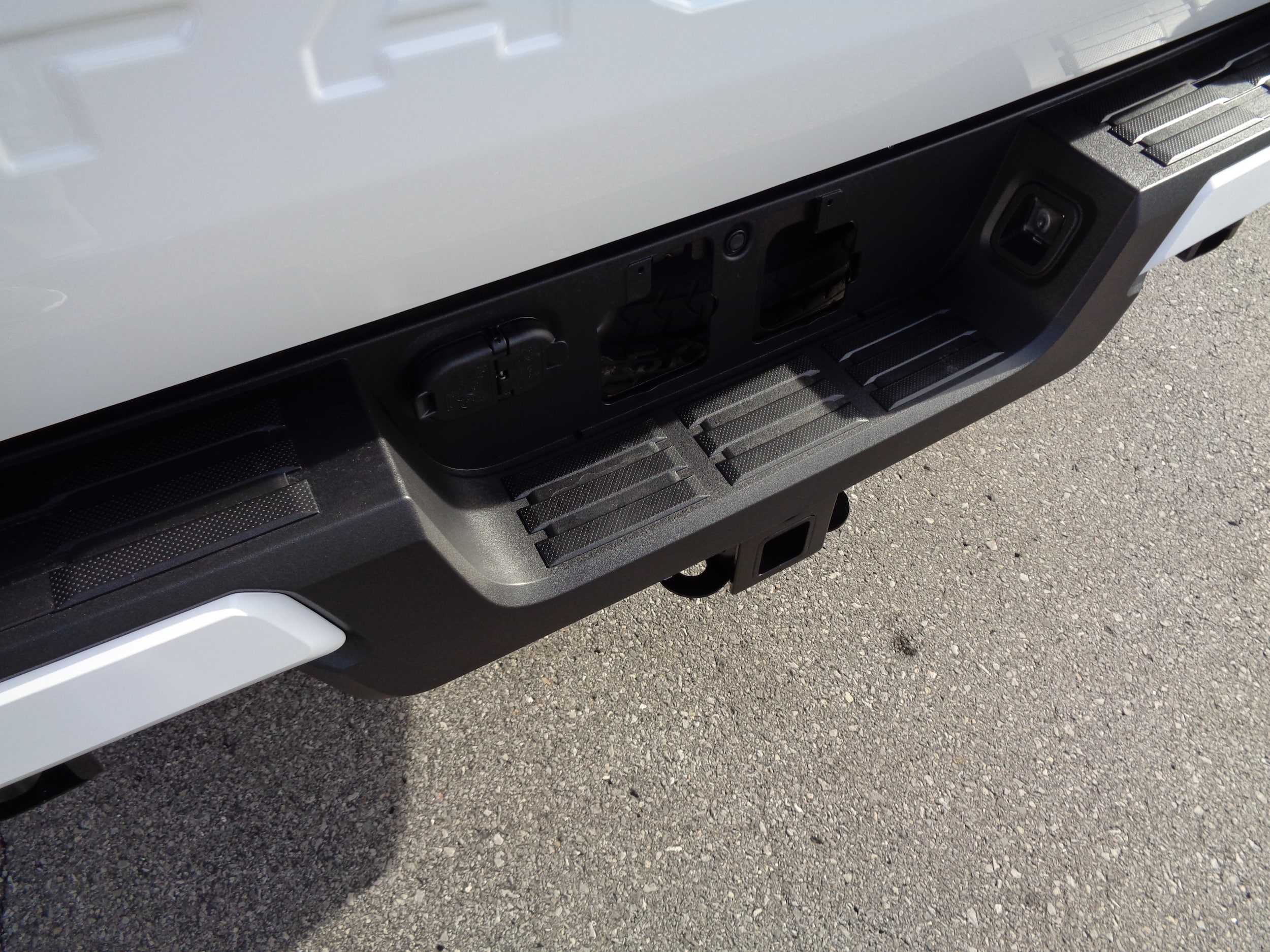 2025 Toyota Tacoma SR5 - Photo 14