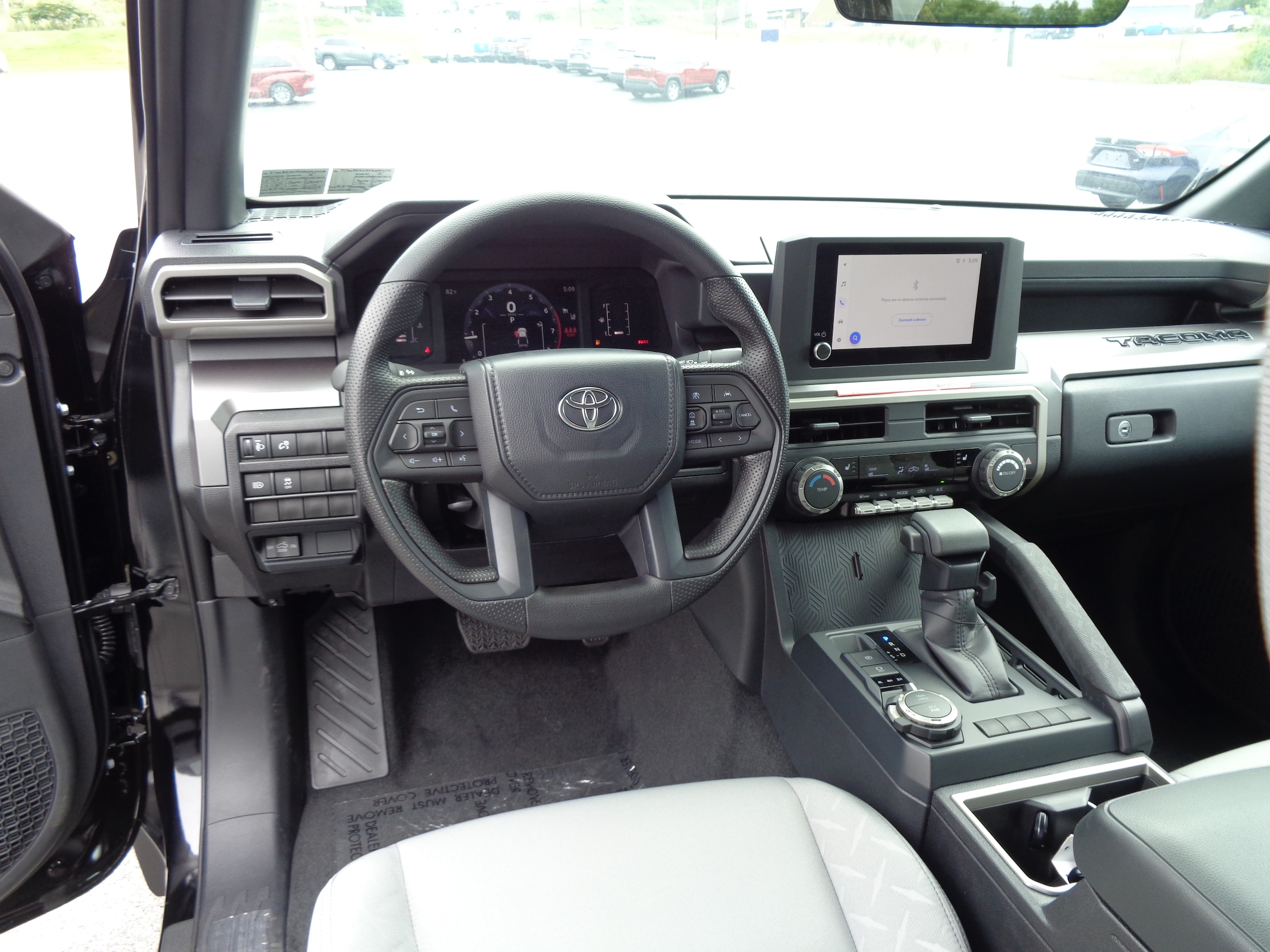 2026 Toyota Tacoma SR5 - Photo 13