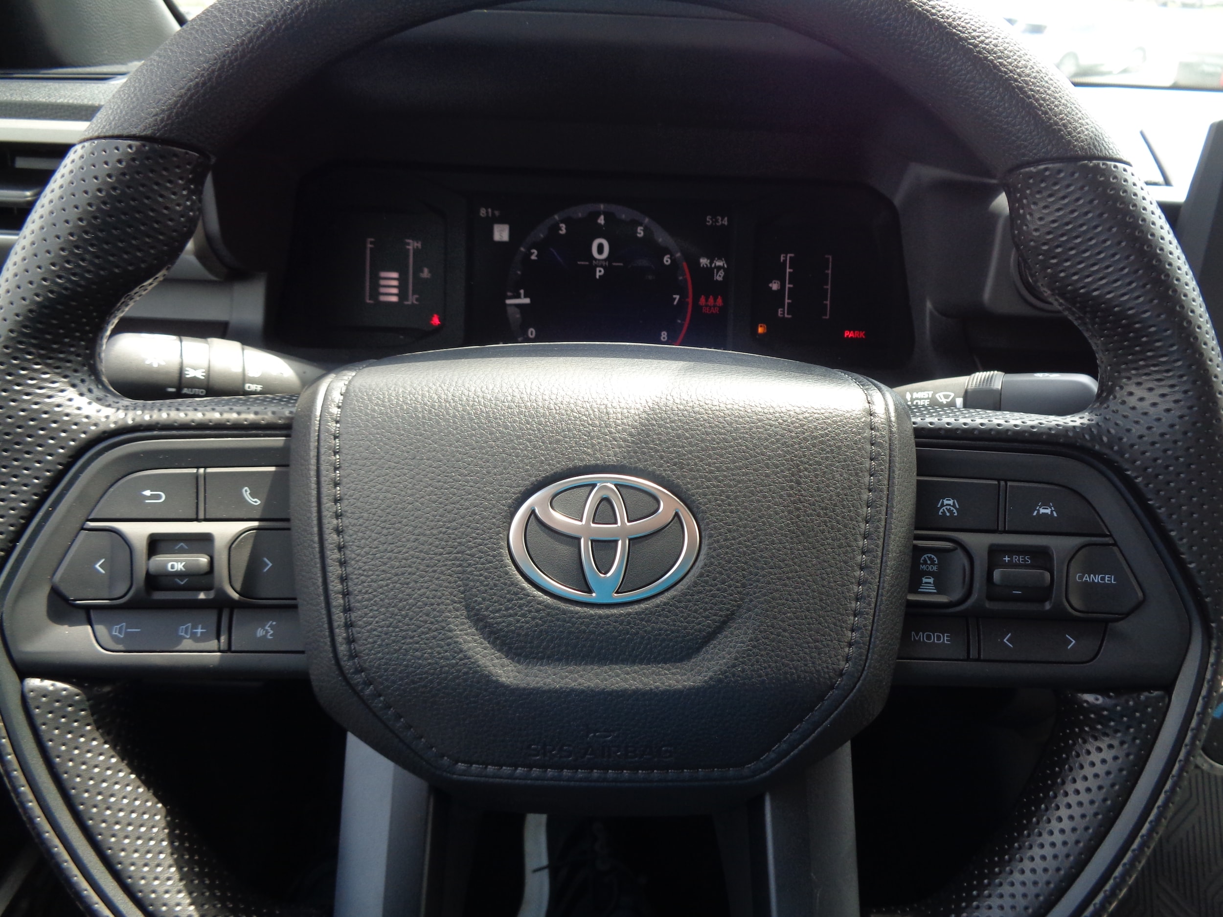 2025 Toyota Tacoma SR5 - Photo 23