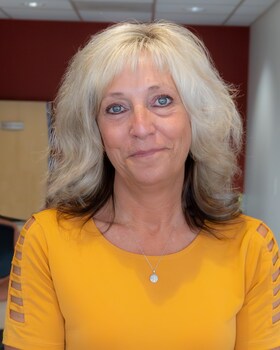 Staff member Vikki Cramer from ID_4e8e8147f846