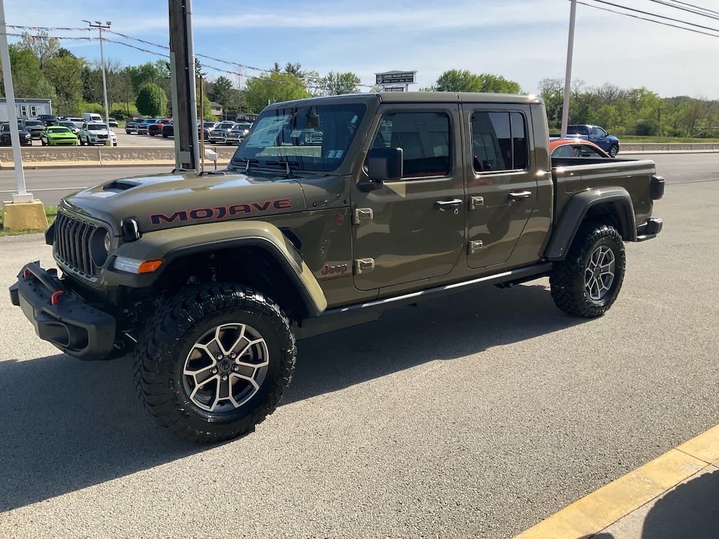 New 2026 Jeep Gladiator MOJAVE X 4X4 Pickup