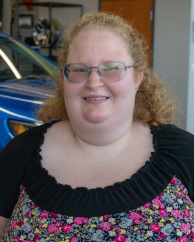 Staff member Tina Mowry from ID_559d3e91e341