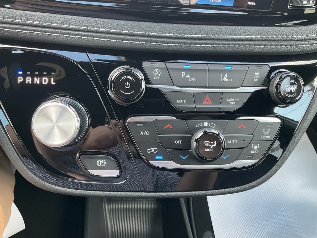 2026 Chrysler Pacifica Select - Photo 10