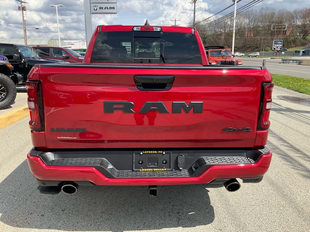 New 2026 Ram 1500 LARAMIE CREW CAB 4X4 5'7 BOX Pickup