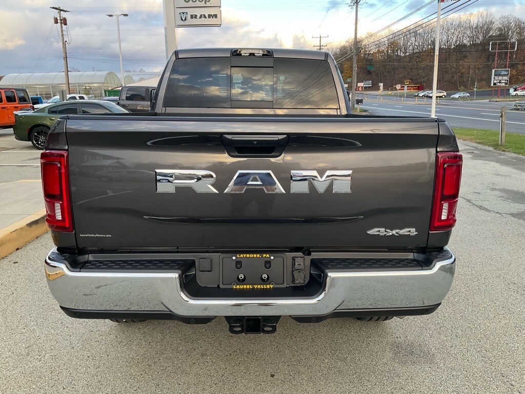 New 2026 Ram 3500 TRADESMAN CREW CAB 4X4 6'4 BOX Pickup