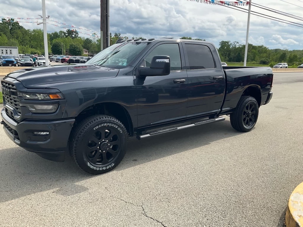 New 2026 Ram 2500 BLACK EXPRESS CREW CAB 4X4 6'4 BOX Pickup