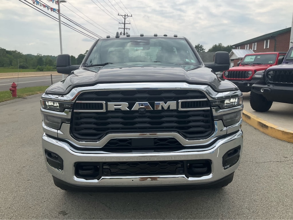 New 2026 Ram 3500 TRADESMAN REGULAR CAB 4X4 8' BOX Pickup