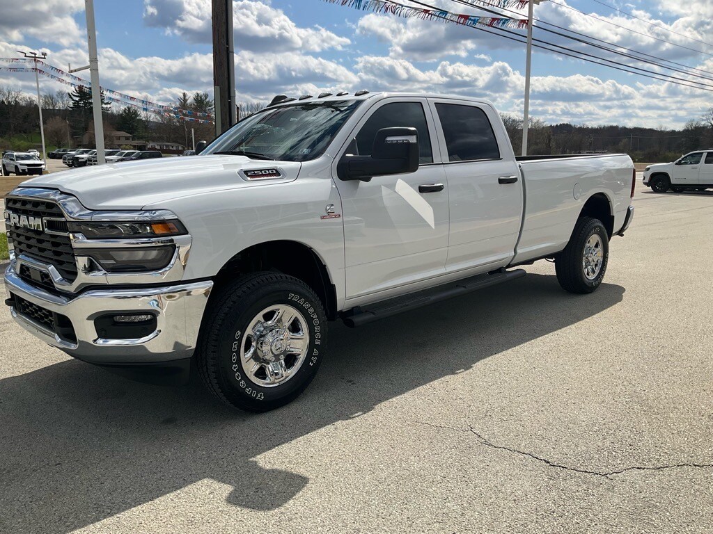 2025 Ram 2500 Tradesman photo 3