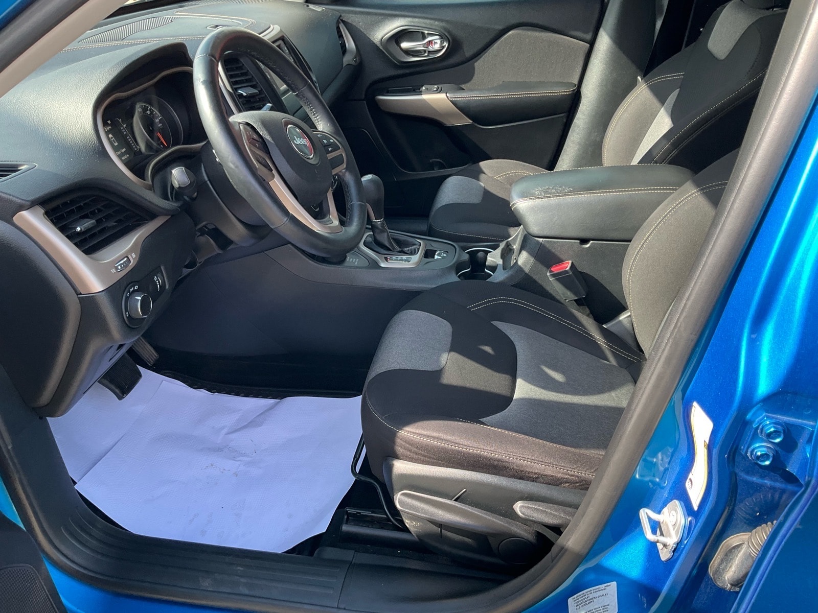 View vehicle photo 5