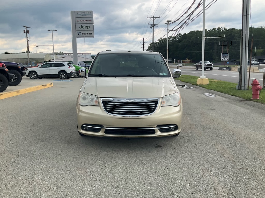 Used 2011 Chrysler Town & Country