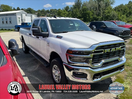 2026 Ram 3500 TRADESMAN CREW CAB 4X4 8' BOX Pickup
