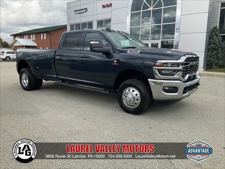 2026 Ram 3500 TRADESMAN CREW CAB 4X4 8' BOX Pickup