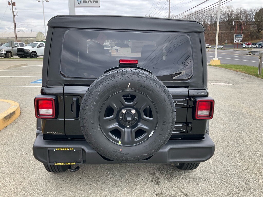 2026 Jeep Wrangler Sport photo 4