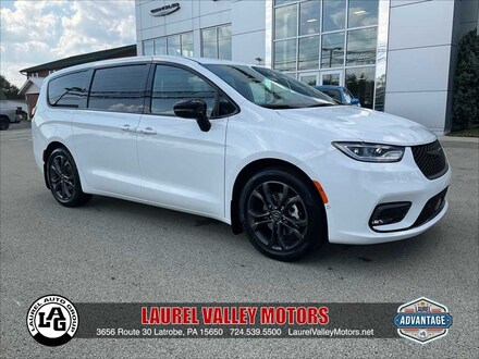 2026 Chrysler Pacifica SELECT Passenger Van