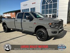 2026 Ram 3500 BIG HORN CREW CAB 4X4 8' BOX Pickup