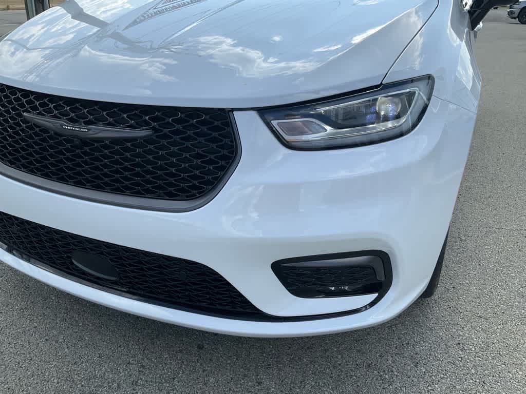2026 Chrysler Pacifica Select - Photo 24