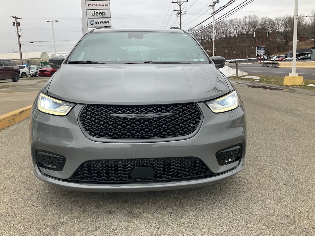 Used 2021 Chrysler Pacifica Touring L Touring L FWD