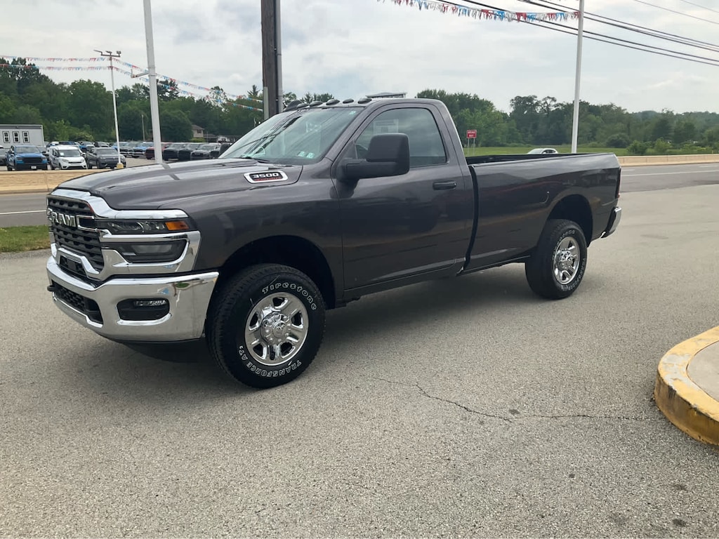 New 2026 Ram 3500 TRADESMAN REGULAR CAB 4X4 8' BOX Pickup