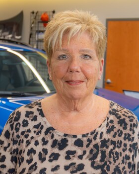 Staff member Darla Lauver from ID_559d3e91e341