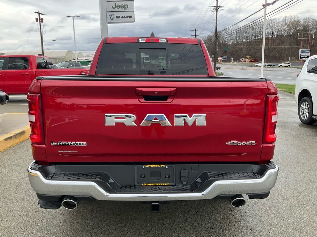 New 2026 Ram 1500 LARAMIE CREW CAB 4X4 5'7 BOX Pickup