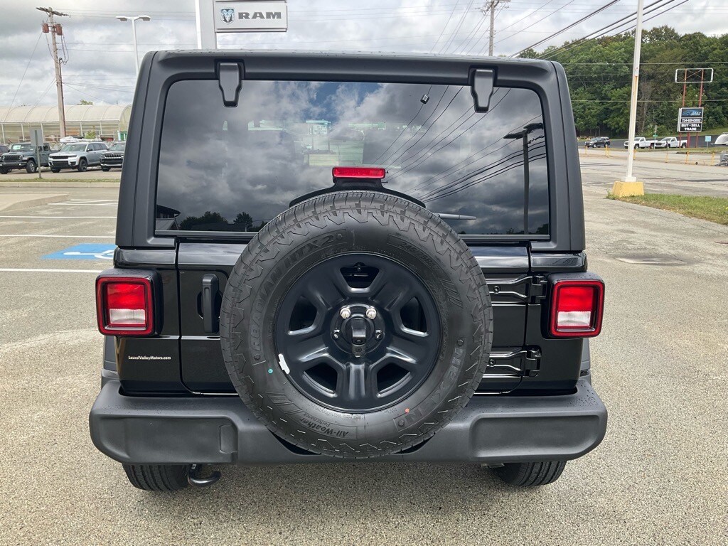 2025 Jeep Wrangler Two-Door Sport photo 4