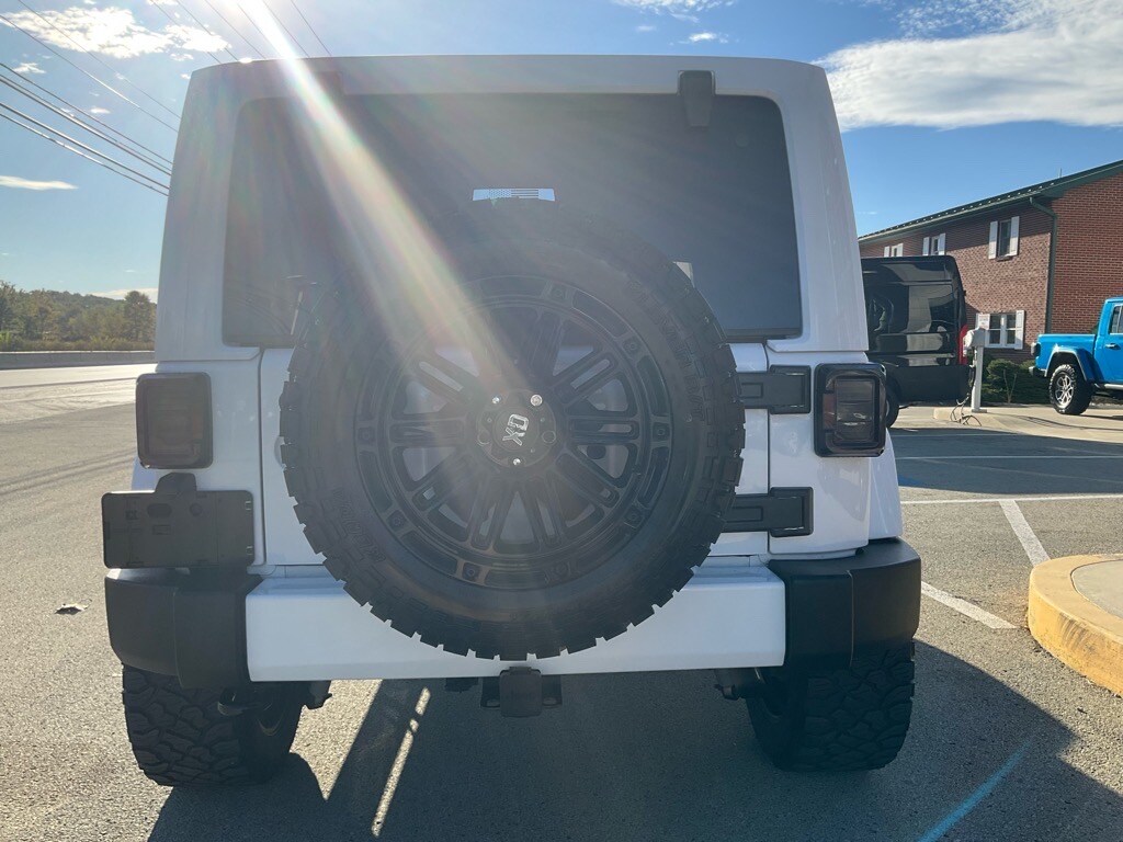 2016 Jeep Wrangler Sahara photo 4