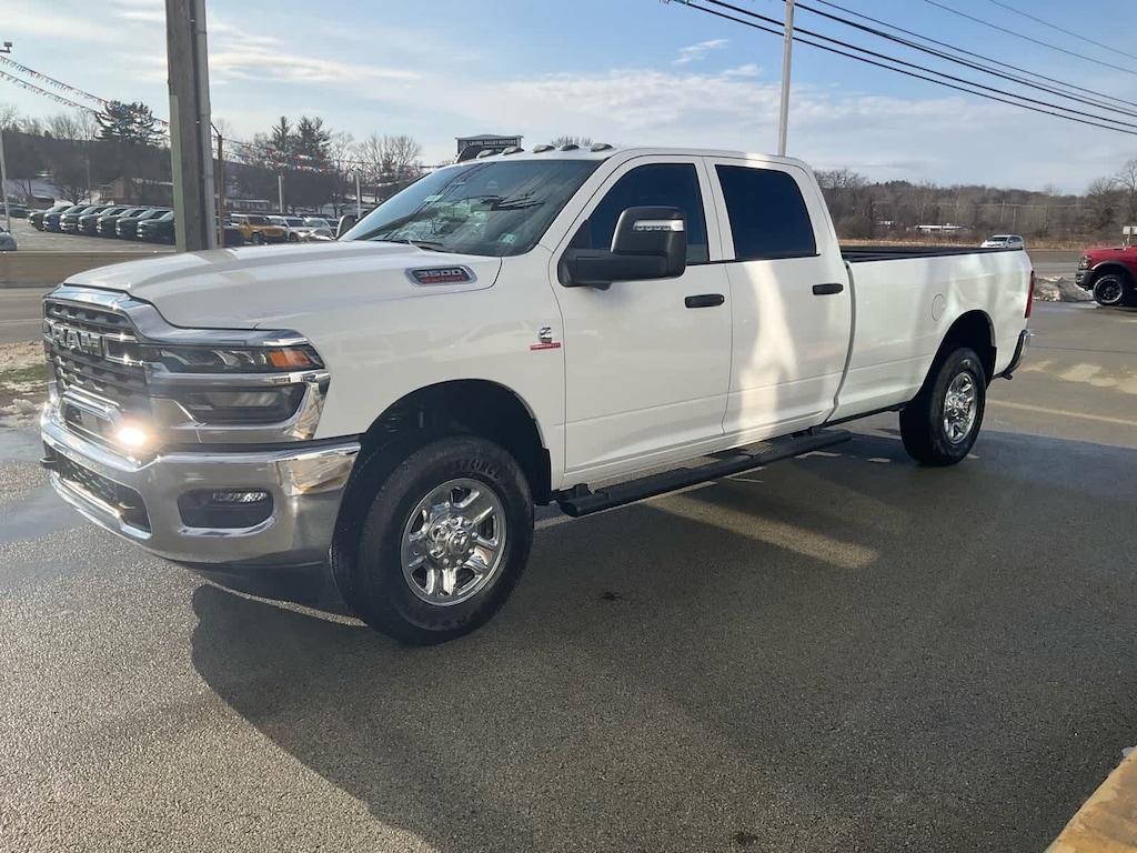 New 2026 Ram 3500 TRADESMAN CREW CAB 4X4 8' BOX Pickup