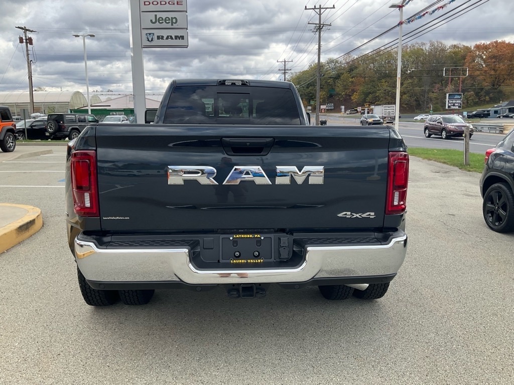 New 2026 Ram 3500 TRADESMAN CREW CAB 4X4 8' BOX Pickup
