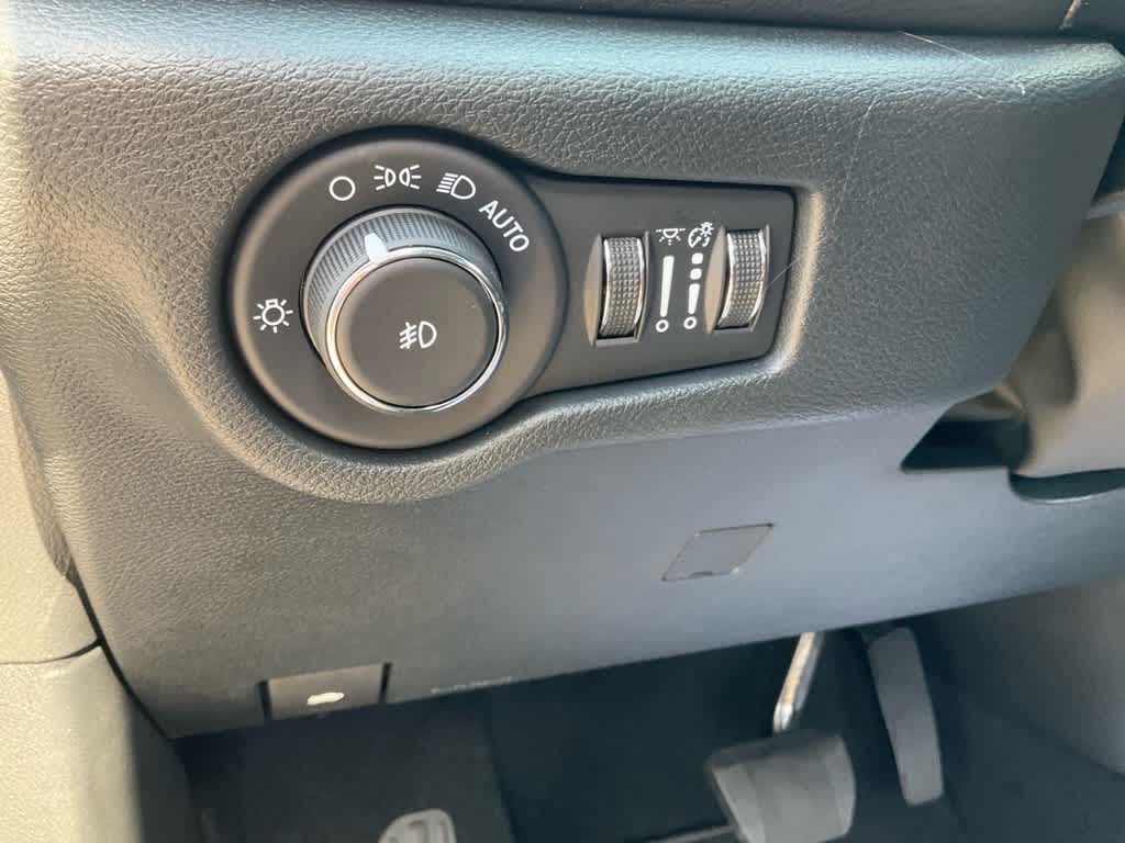 2026 Chrysler Pacifica Select - Photo 14