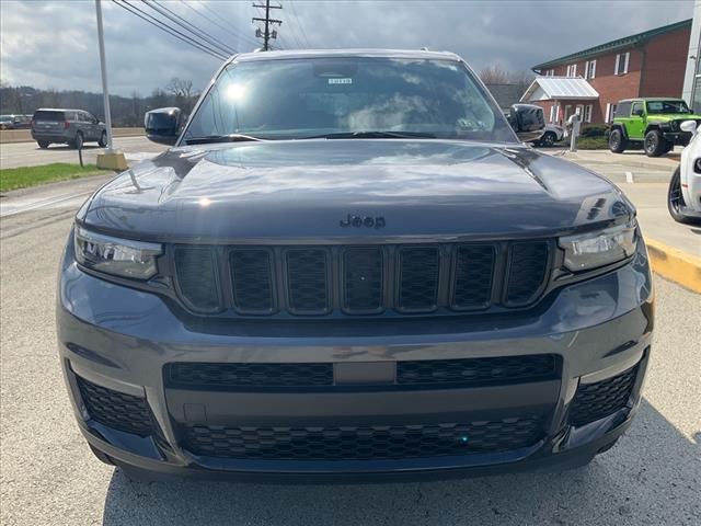 2025 Jeep Grand Cherokee Limited photo 2